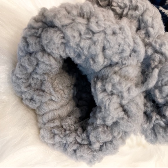 NWT Muk Luks Jojoba Oil Cabin Socks - Picture 4 of 4